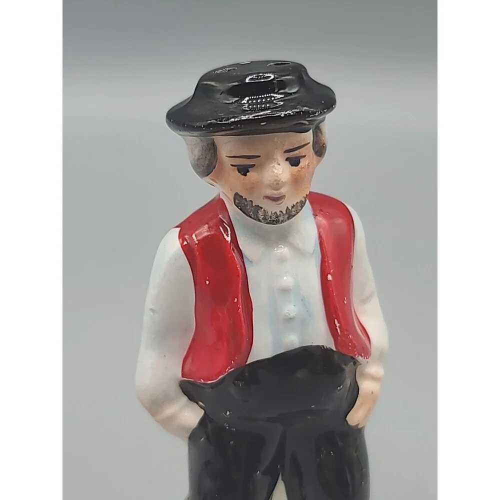 Vintage Amish Salt And Pepper Shakers